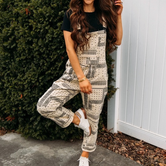 NWT Easel Paisley Boho Print Khaki Overalls Jumpsuit Casual Jumper - Picture 1 of 8